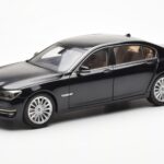 BMW 750Li F02 Facelift Carbon Preto Kyosho 1:18