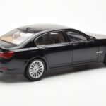 BMW 750Li F02 Facelift Carbon Preto Kyosho 1:18 - image 3 of 8