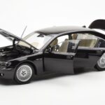 BMW 760Li E66 Preto Kyosho 1:18 - image 2 of 9