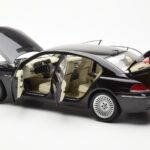 BMW 760Li E66 Preto Kyosho 1:18 - image 5 of 9