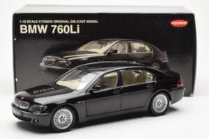 BMW 760Li E66 Preto Kyosho 1:18 08572BK Metal - imagem 9 de 9