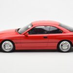BMW 850 CSi E31 Vermelho Otto 1:18 - image 3 of 6