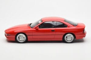 BMW 850 CSi E31 Vermelho Otto 1:18 OT158 Resina - imagem 3 de 6