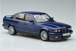 BMW Alpina B10 4.6 E34 Azul MCG 1:18 MCG18230 Metal - imagem 4 de 6