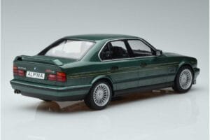 BMW Alpina B10 4.6 E34 Verde MCG 1:18 MCG18229 Metal - imagem 2 de 6