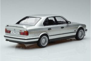 BMW Alpina B10 4.6 E34 Prata MCG 1:18 MCG18231 Metal - imagem 2 de 5