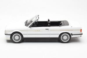 BMW Alpina C2 2.7 E30 Cabriolet Branco MCG 1:18 MCG18383 Metal - imagem 3 de 6