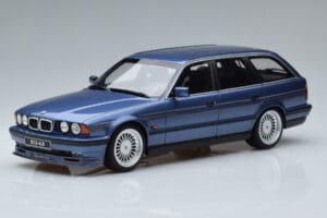 BMW Alpina B10 E34 4.0 Touring Azul Otto 1:18 OT944 Resina