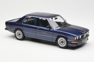 BMW Alpina B7S E12 Turbo Dark Sapphire Azul Metálico Otto 1:18 OT640 Resina - imagem 4 de 6