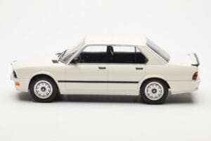 BMW M535i E28 Branco Norev 1:18 183260 Metal - imagem 3 de 6