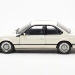BMW M635 CSi E24 Branco Dealer Edition AUTOart 1:18 - image 4 of 8