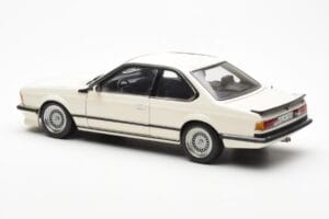 BMW M635 CSi E24 Branco Dealer Edition AUTOart 1:18 80430145829 Metal - imagem 7 de 8