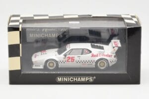BMW M1 IMSA #25 Red Lobster Cowart / Miller LA Times Grand Prix Winner 1981 Minichamps 1:43 430812525 Metal - imagem 4 de 4