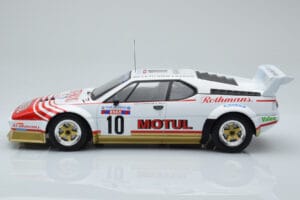BMW M1 Motul #10 B. Darniche / A. Mahe Rally Tour de Corse 1982 IXO 1:18 18RMC114 Metal - imagem 3 de 6