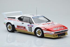 BMW M1 Motul #10 B. Darniche / A. Mahe Rally Tour de Corse 1982 IXO 1:18 18RMC114 Metal - imagem 4 de 6