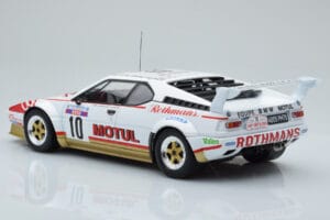 BMW M1 Motul #10 B. Darniche / A. Mahe Rally Tour de Corse 1982 IXO 1:18 18RMC114 Metal - imagem 5 de 6