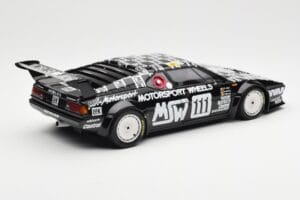 BMW M1 #111 Team MK Motorsport J-L. Witmeur / Krankenberg / Libert 24 Hours of Le Mans 1986 Minichamps 1:18 180862911 Metal - imagem 3 de 8