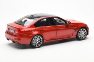 BMW M3 Competition F80 Sakhir Laranja Norev 1:18 80432411553 Metal - imagem 3 de 8