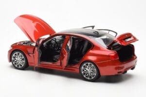 BMW M3 Competition F80 Sakhir Laranja Norev 1:18 80432411553 Metal - imagem 5 de 8