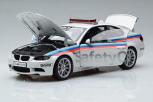 BMW M3 E92 MotoGP Safety Car 2008 Kyosho 1:18 08736GP Metal - imagem 2 de 7