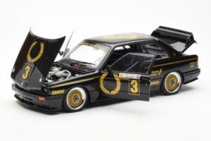 BMW M3 E30 #3 J. Richards Austrian Airlines ATCC 1987 AUTOart 1:18 88745 Metal - imagem 2 de 8