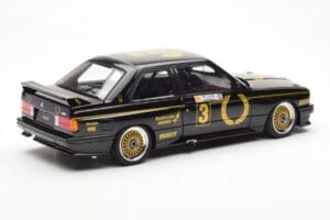 BMW M3 E30 #3 J. Richards Austrian Airlines ATCC 1987 AUTOart 1:18 88745 Metal - imagem 3 de 8