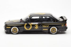 BMW M3 E30 #3 J. Richards Austrian Airlines ATCC 1987 AUTOart 1:18 88745 Metal - imagem 4 de 8