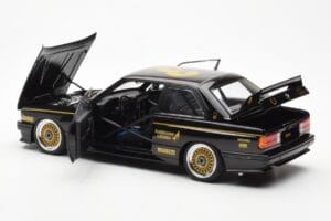 BMW M3 E30 #3 J. Richards Austrian Airlines ATCC 1987 AUTOart 1:18 88745 Metal - imagem 5 de 8