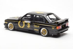 BMW M3 E30 #3 J. Richards Austrian Airlines ATCC 1987 AUTOart 1:18 88745 Metal - imagem 7 de 8