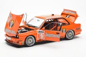 BMW M3 E30 #19 A. Hahne Jägermeister DTM 1992 AUTOart 1:18 89248 Metal - imagem 2 de 8