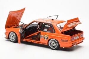 BMW M3 E30 #19 A. Hahne Jägermeister DTM 1992 AUTOart 1:18 89248 Metal - imagem 5 de 8