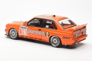 BMW M3 E30 #19 A. Hahne Jägermeister DTM 1992 AUTOart 1:18 89248 Metal - imagem 7 de 8