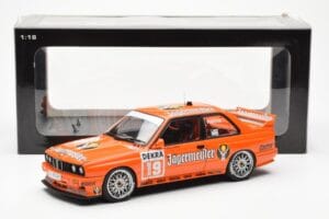 BMW M3 E30 #19 A. Hahne Jägermeister DTM 1992 AUTOart 1:18 89248 Metal - imagem 8 de 8