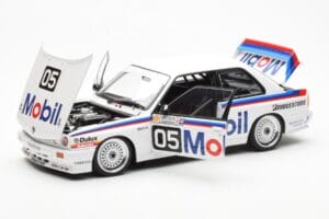 BMW M3 E30 #5 P. Brock Mobil ATCC 1988 AUTOart 1:18 88845 Metal - imagem 2 de 8