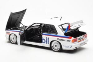 BMW M3 E30 #5 P. Brock Mobil ATCC 1988 AUTOart 1:18 88845 Metal - imagem 5 de 8