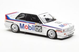 BMW M3 E30 #5 P. Brock Mobil ATCC 1988 AUTOart 1:18 88845 Metal - imagem 6 de 8