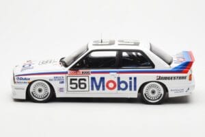 BMW M3 E30 #56 P. Brock / J. Richards Mobil Bathurst 1000 1988 AUTOart 1:18 88847 Metal - imagem 4 de 9