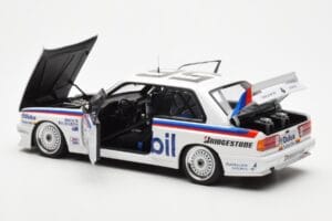 BMW M3 E30 #56 P. Brock / J. Richards Mobil Bathurst 1000 1988 AUTOart 1:18 88847 Metal - imagem 5 de 9