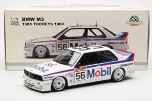 BMW M3 E30 #56 P. Brock / J. Richards Mobil Bathurst 1000 1988 AUTOart 1:18 88847 Metal - imagem 9 de 9