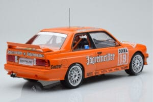 BMW M3 E30 Jagermeister #19 A. Hahne DTM Nurburgring 1992 IXO 1:18 18RMC082A Metal - imagem 2 de 6