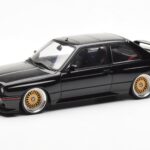 BMW M3 E30 Sport Evolution Preto Custom Wheels AUTOart 1:18