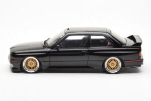 BMW M3 E30 Sport Evolution Preto Custom Wheels AUTOart 1:18 70562 Metal - imagem 4 de 8