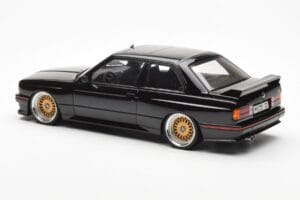 BMW M3 E30 Sport Evolution Preto Custom Wheels AUTOart 1:18 70562 Metal - imagem 7 de 8