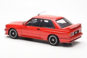 BMW M3 E30 Sport Evolution Cecotto Edition Vermelho AUTOart 1:18 70566 Metal - imagem 7 de 8