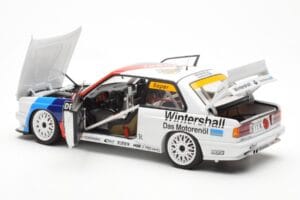 BMW M3 E30 #11 S. Soper Warsteiner DTM 1991 AUTOart 1:18 89146 Metal - imagem 5 de 8