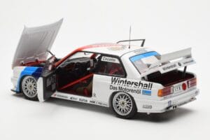 BMW M3 E30 #3 J. Cecotto Warsteiner DTM 1991 AUTOart 1:18 89145 Metal - imagem 5 de 8