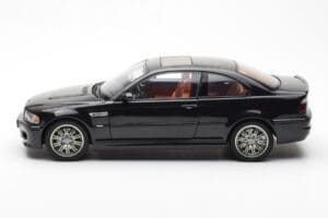 BMW M3 E46 Preto AUTOart 1:18 70541 Metal - imagem 4 de 8