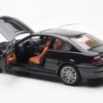 BMW M3 E46 Preto AUTOart 1:18 - image 5 of 8