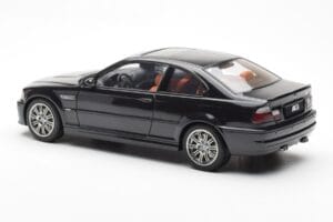 BMW M3 E46 Preto AUTOart 1:18 70541 Metal - imagem 7 de 8