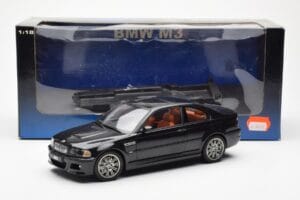 BMW M3 E46 Preto AUTOart 1:18 70541 Metal - imagem 8 de 8